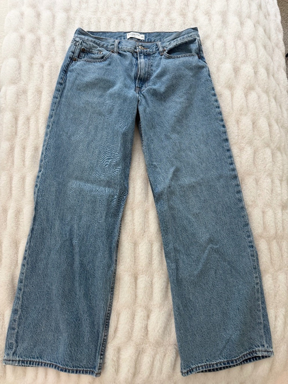 Jeans - Picture 1 of 3